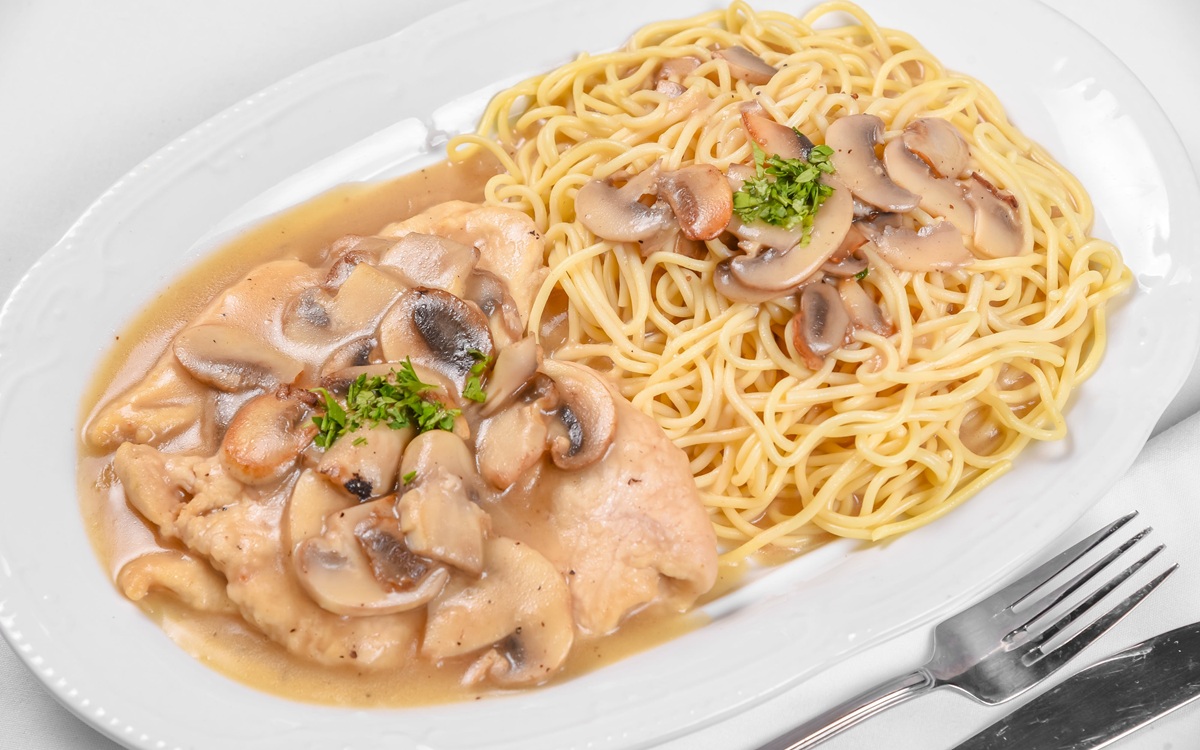 CHICKEN & MUSHROOM W/ COGNAC image