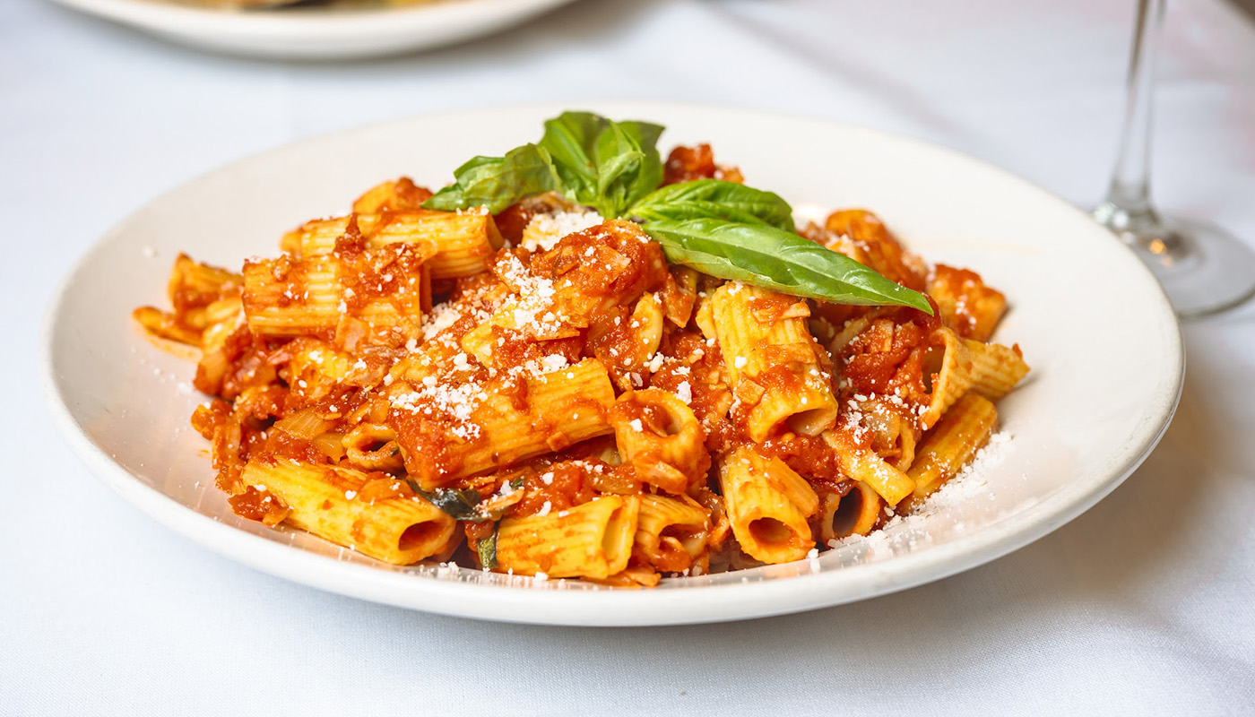 RIGATONI AL FIETO DI POMODORO image